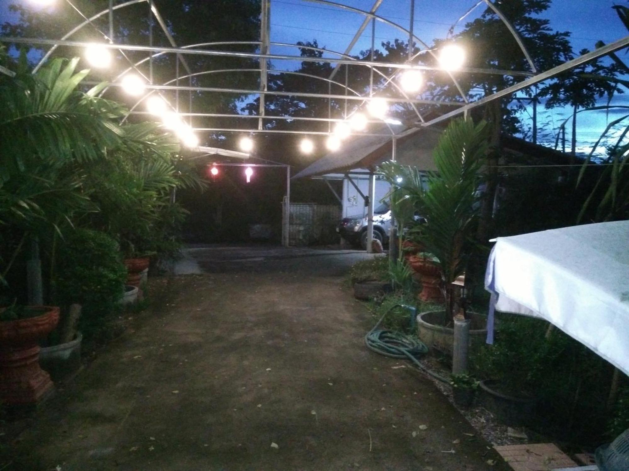 Villa ต้งโฮมหละปูน Lamphun Habitación foto