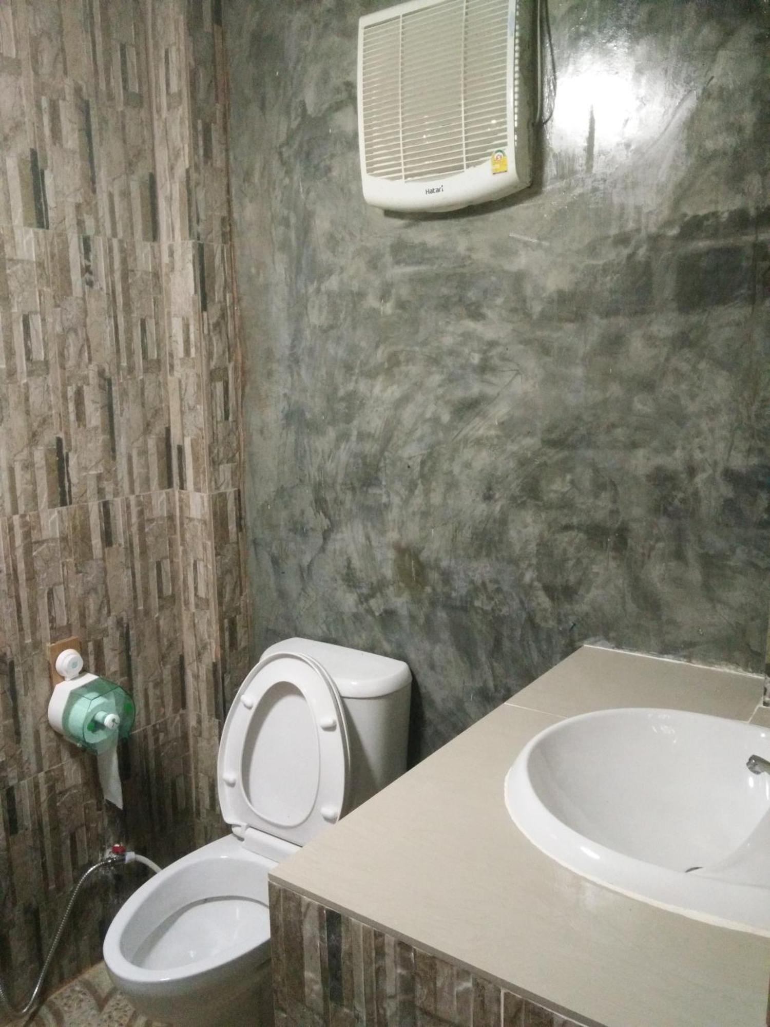 Villa ต้งโฮมหละปูน Lamphun Habitación foto